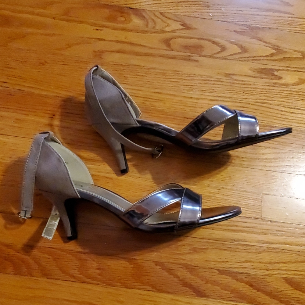 Women's shoes - Picture 2 of 2